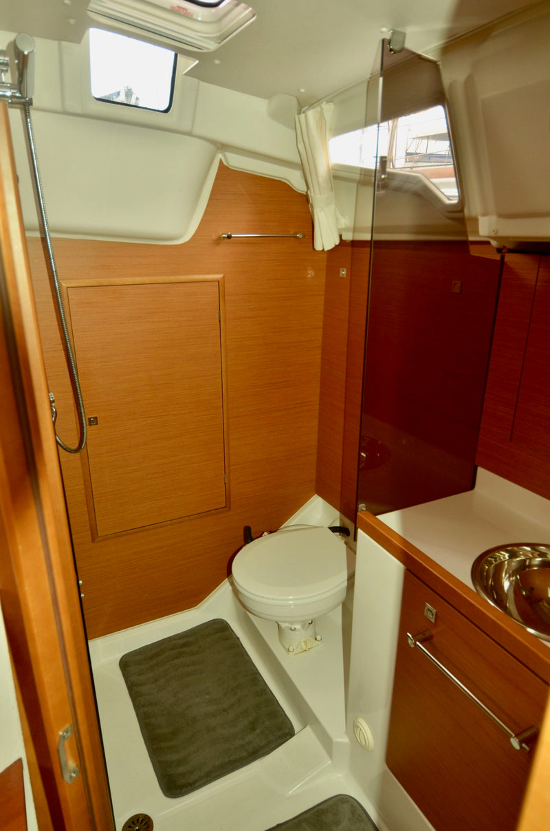2012 Jeanneau Sun Odyssey 379 OptiMystic