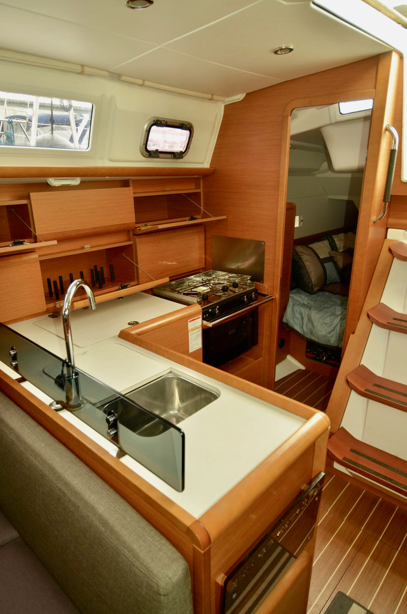 2012 Jeanneau Sun Odyssey 379 OptiMystic