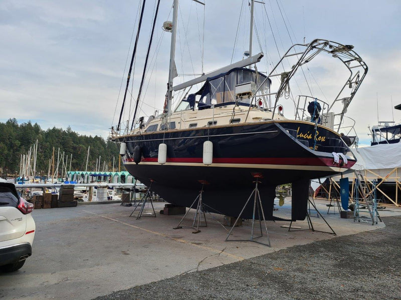 Island Packet 445 "Lucia Rose"