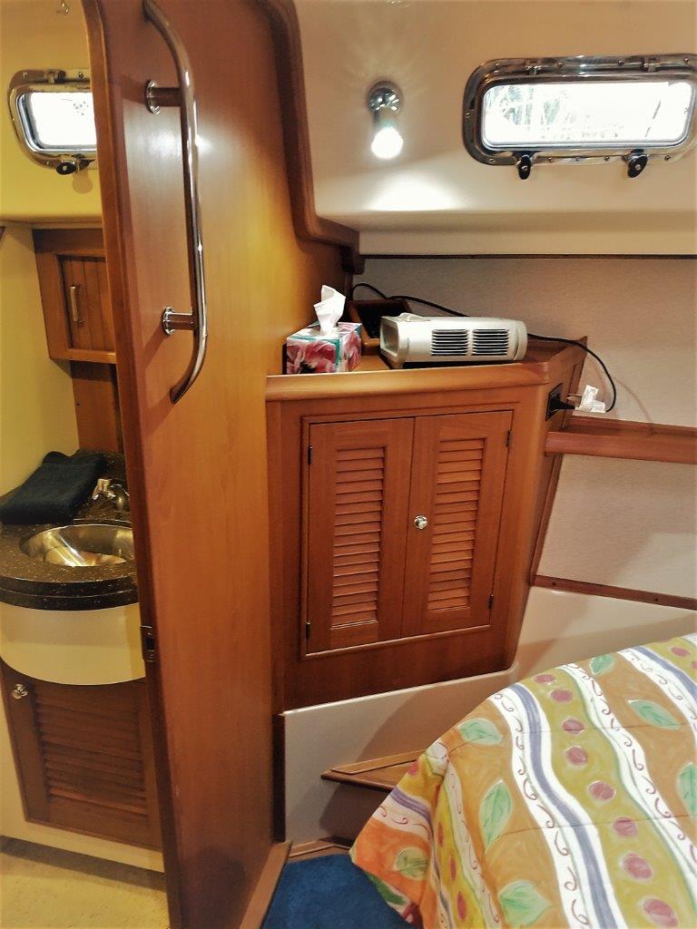Island Packet 445 "Lucia Rose"