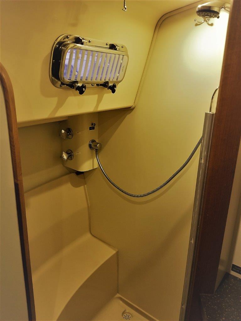 Island Packet 445 "Lucia Rose"