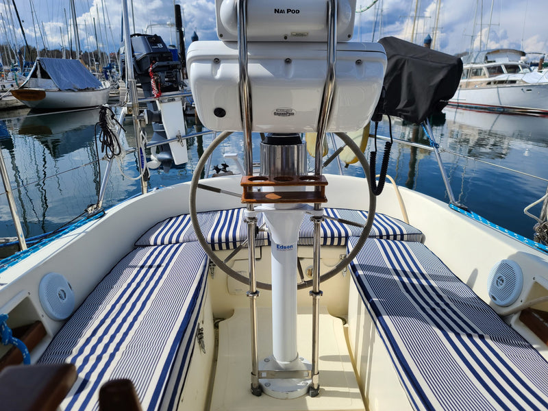 Pacific Seacraft 37_Summer Breeze