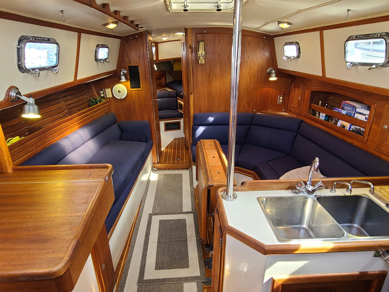 Pacific Seacraft 37_Summer Breeze
