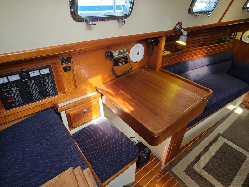 Pacific Seacraft 37_Summer Breeze