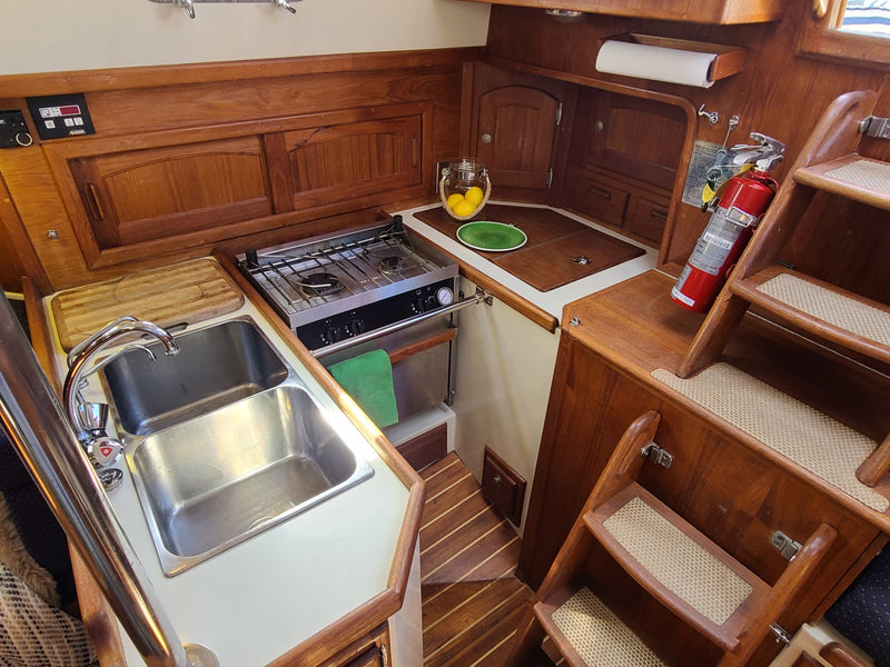Pacific Seacraft 37_Summer Breeze