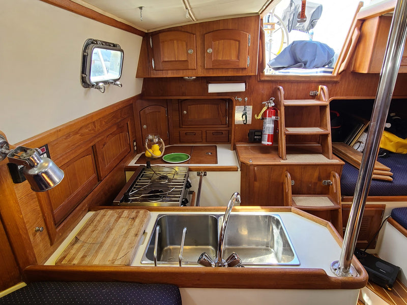 Pacific Seacraft 37_Summer Breeze