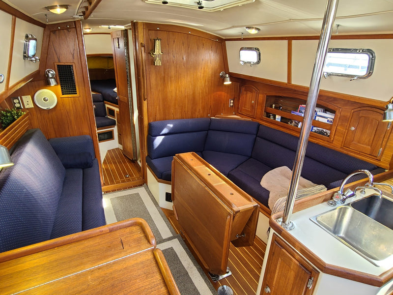 Pacific Seacraft 37_Summer Breeze