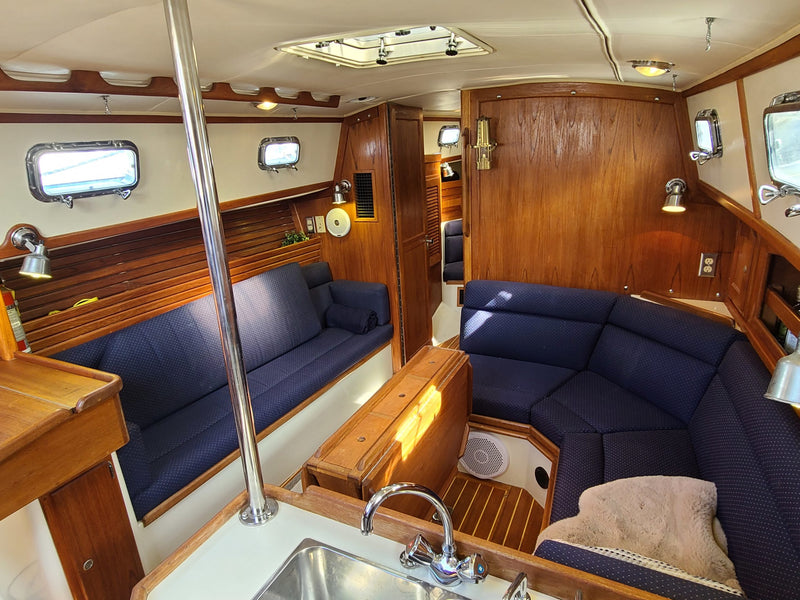 Pacific Seacraft 37_Summer Breeze