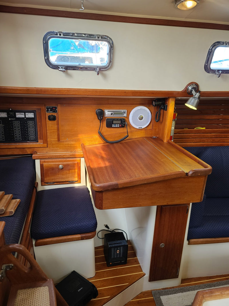 Pacific Seacraft 37_Summer Breeze