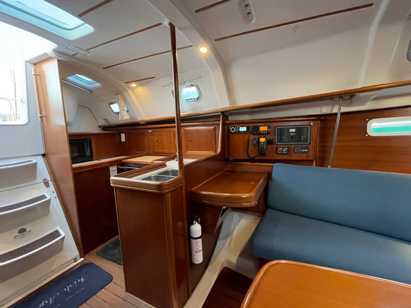 Beneteau Oceanis 331 - Irish Ayes
