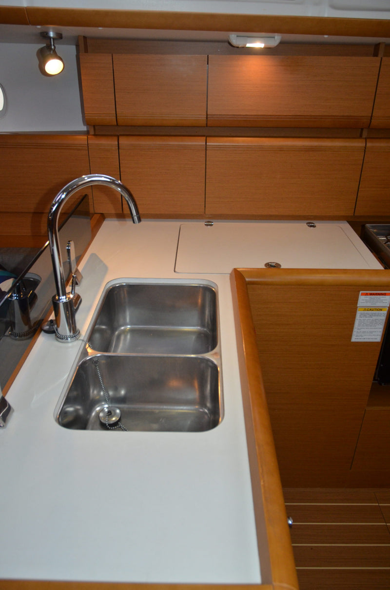 2012 Jeanneau Sun Odyssey 379 OptiMystic