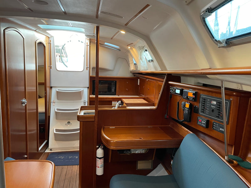 Beneteau Oceanis 331 - Irish Ayes