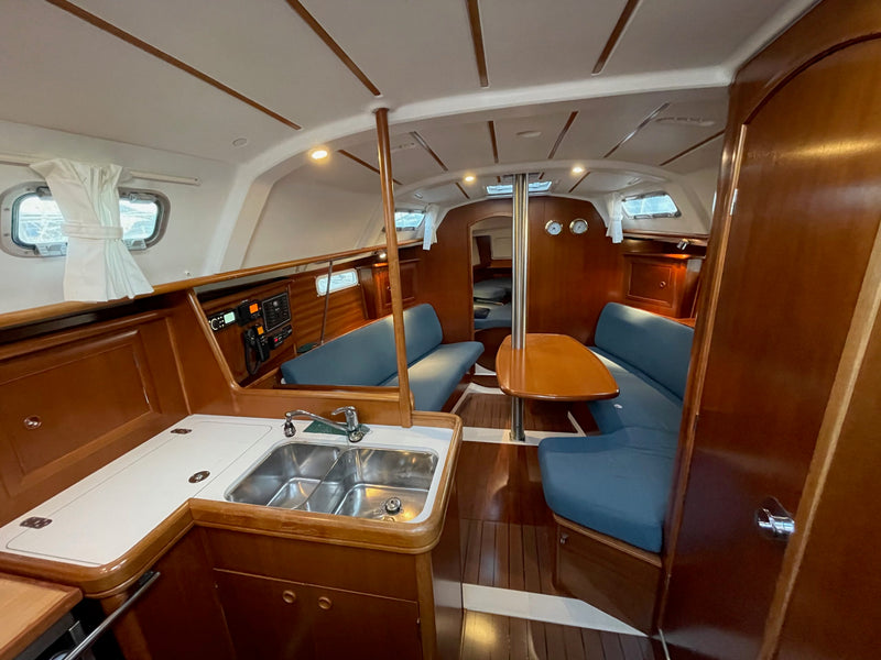 Beneteau Oceanis 331 - Irish Ayes