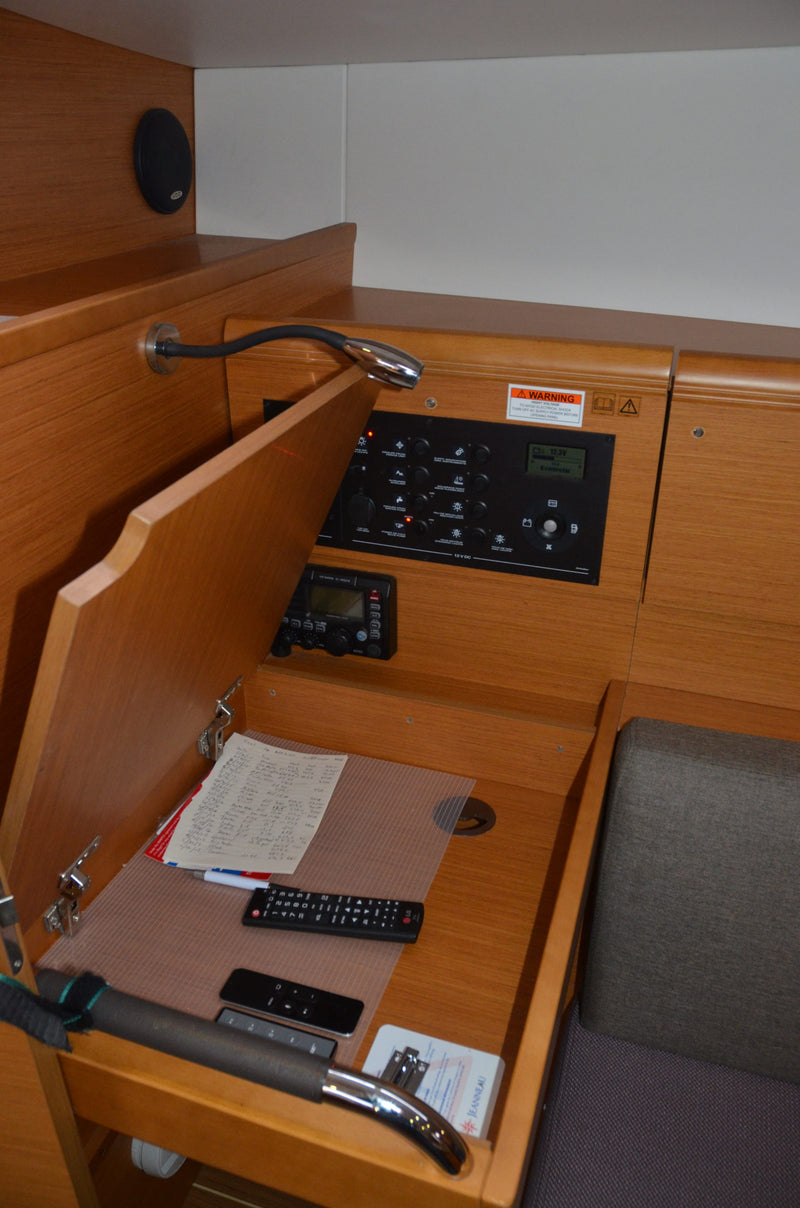 2012 Jeanneau Sun Odyssey 379 OptiMystic