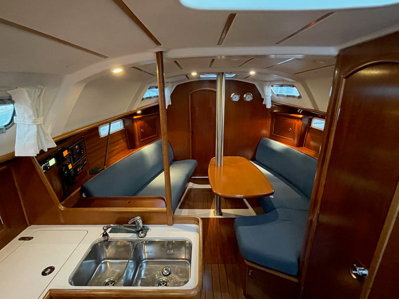 Beneteau Oceanis 331 - Irish Ayes