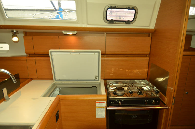 2012 Jeanneau Sun Odyssey 379 OptiMystic