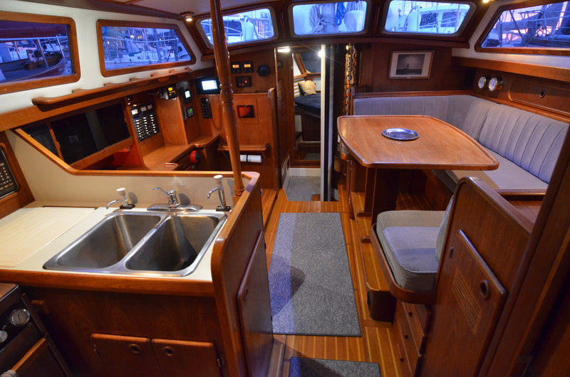 1988 Sceptre 41 - First Light