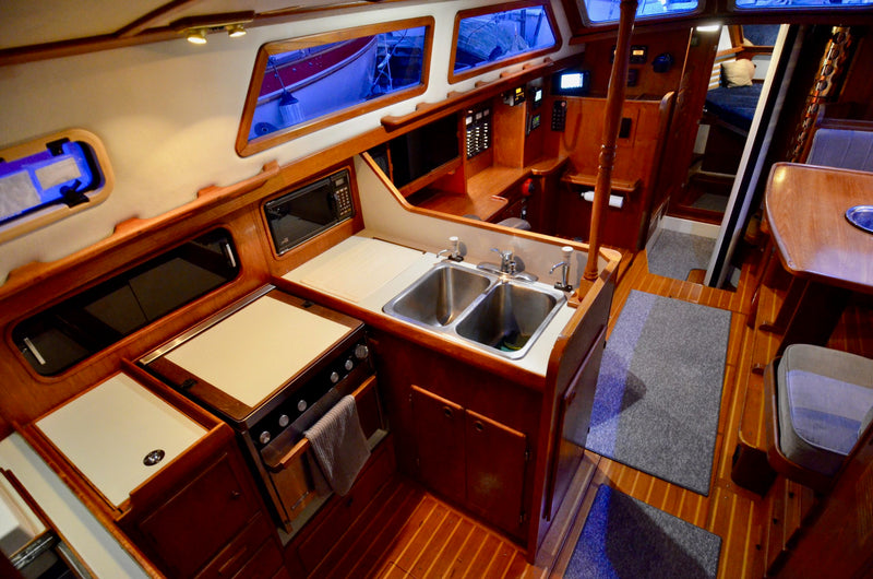 1988 Sceptre 41 - First Light