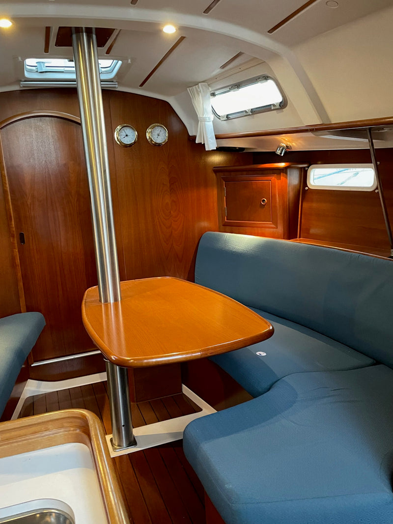 Beneteau Oceanis 331 - Irish Ayes