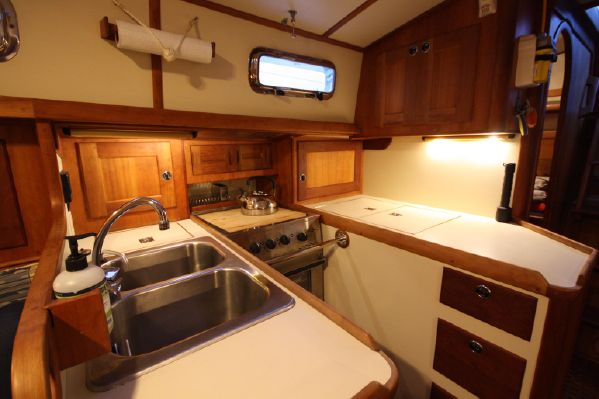 Ocean Explorer - Valiant 39