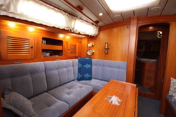 Hallberg Rassy 39 Over the Edge