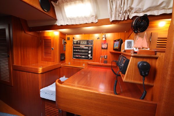 Hallberg Rassy 39 Over the Edge