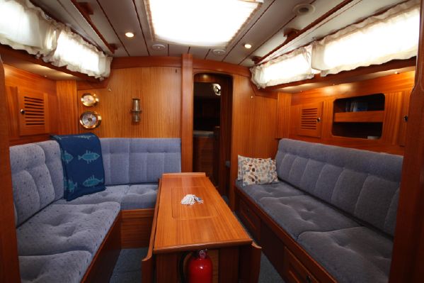 Hallberg Rassy 39 Over the Edge