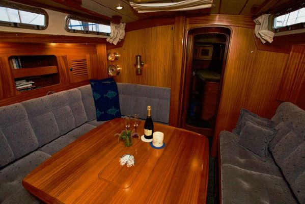 Hallberg Rassy 39 Over the Edge