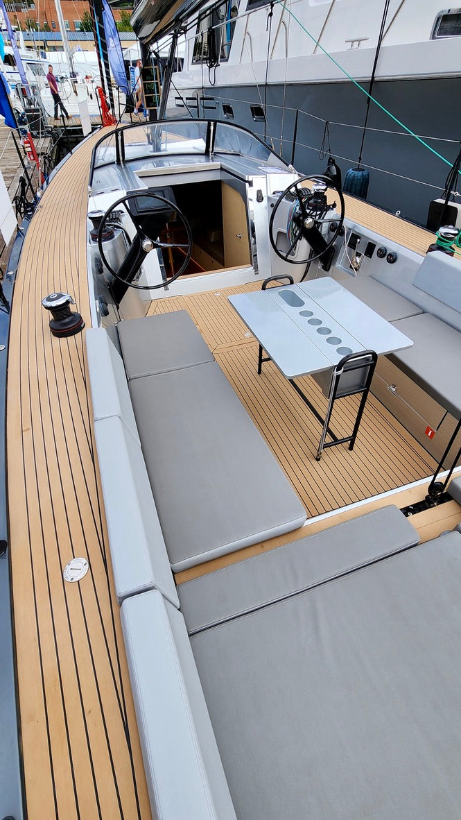 2020 Saffier SE 37 Lounge- "LOON"