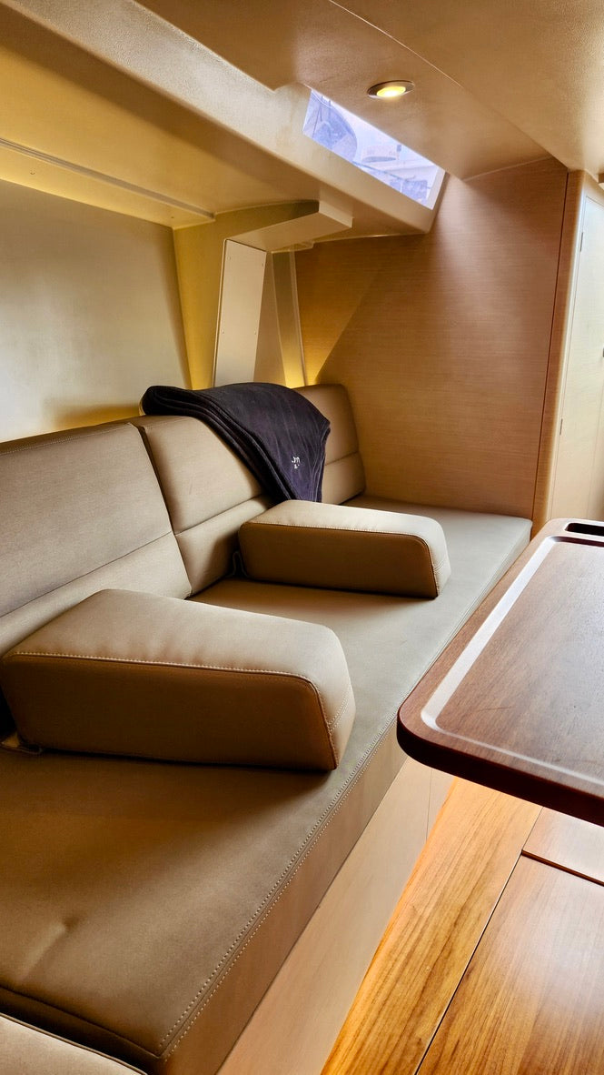 2020 Saffier SE 37 Lounge- "LOON"
