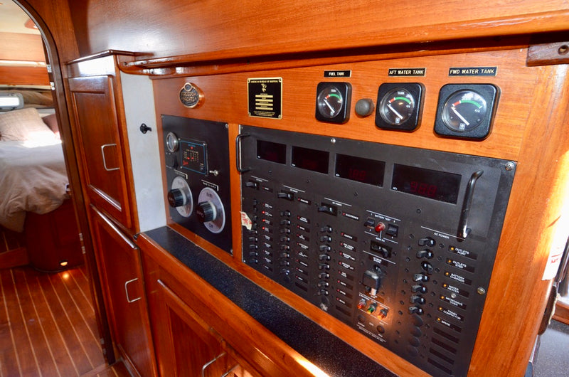 1989 Freedom 45 Center Cockpit - THUMPER III