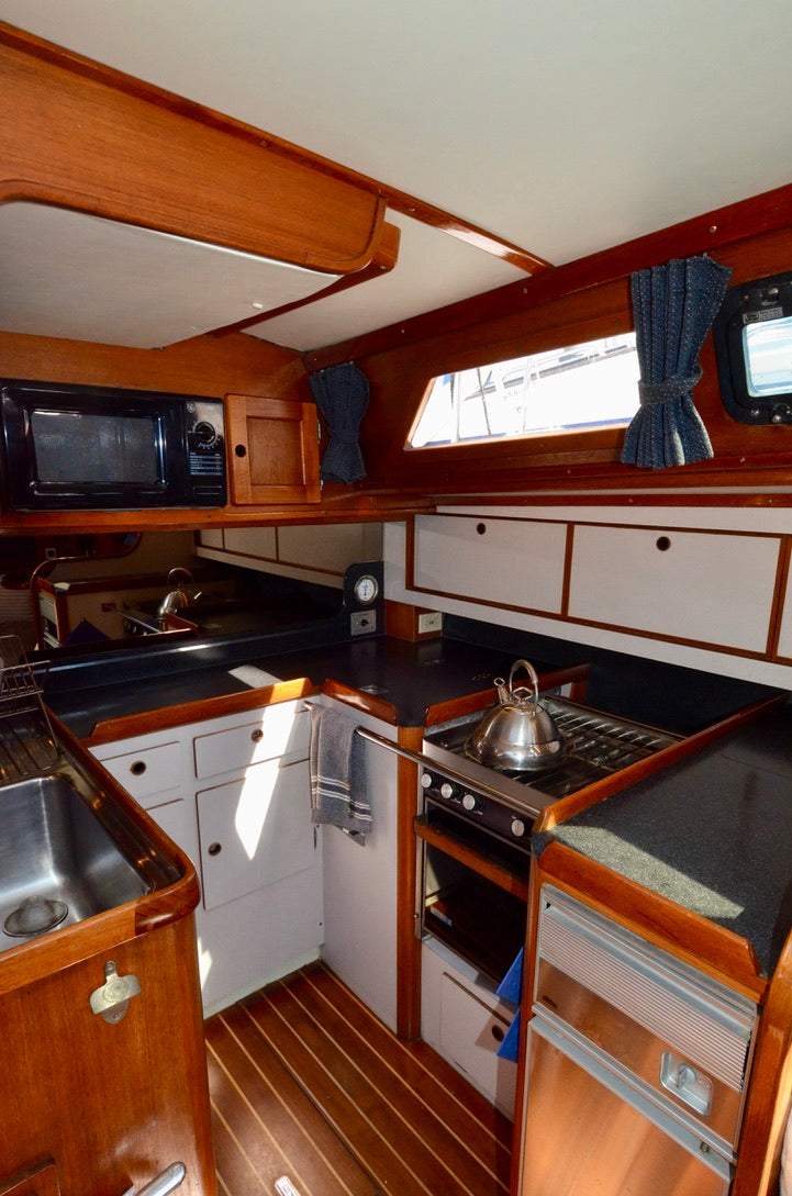 1989 Freedom 45 Center Cockpit - THUMPER III