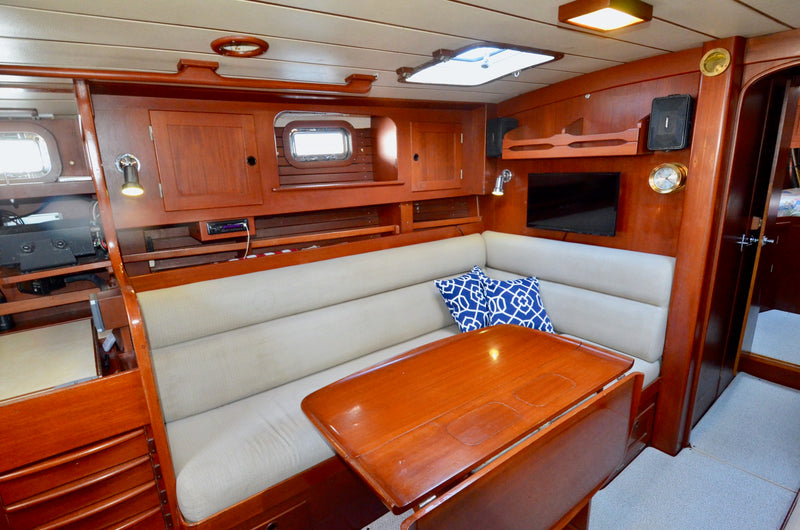 1984 Hallberg Rassy 42E