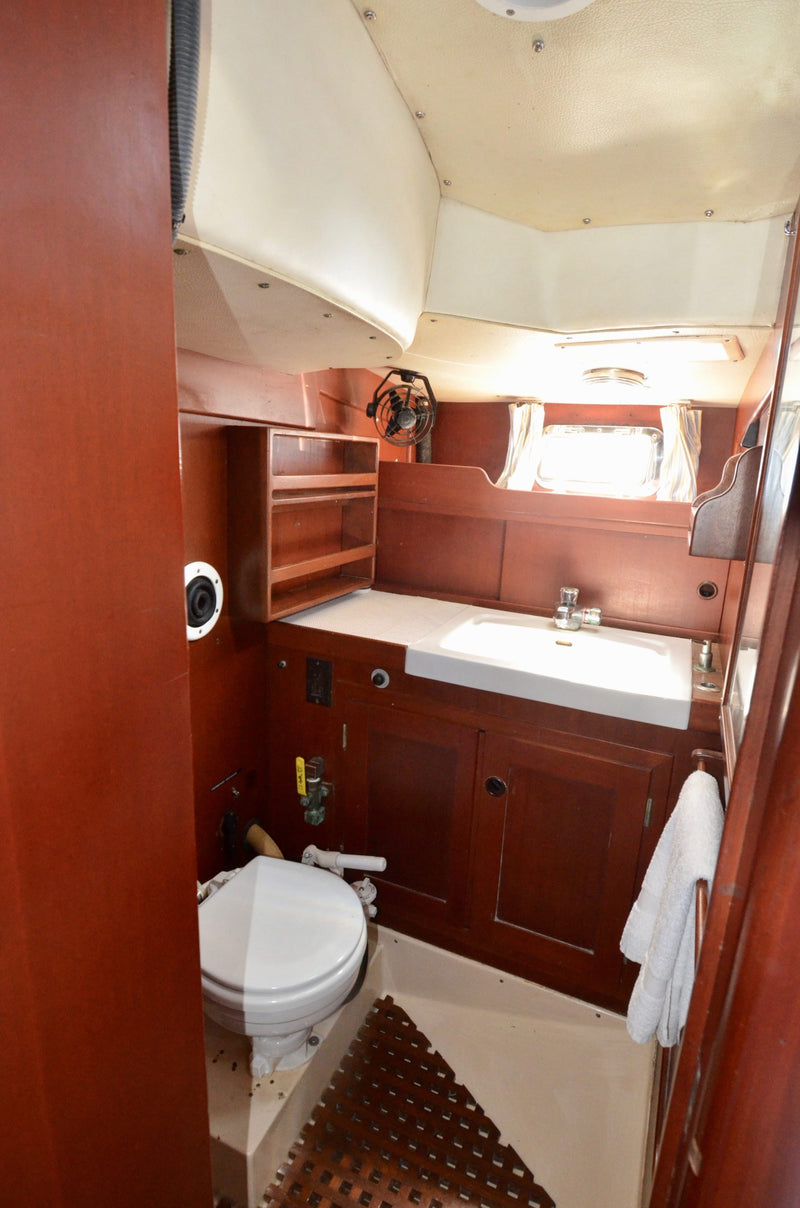 1984 Hallberg Rassy 42E