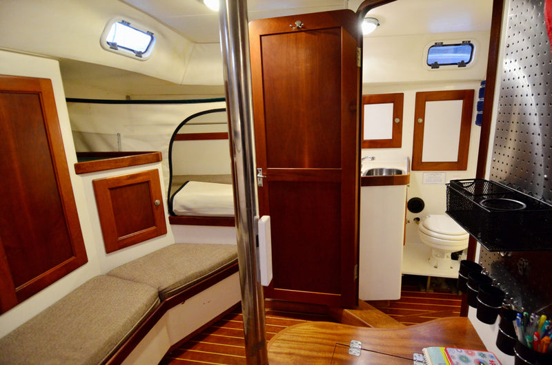 CAPAZ - Perry Pilothouse 48