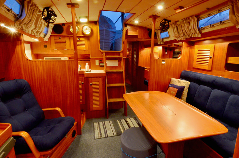 Hallberg-Rassy 42 Legacy