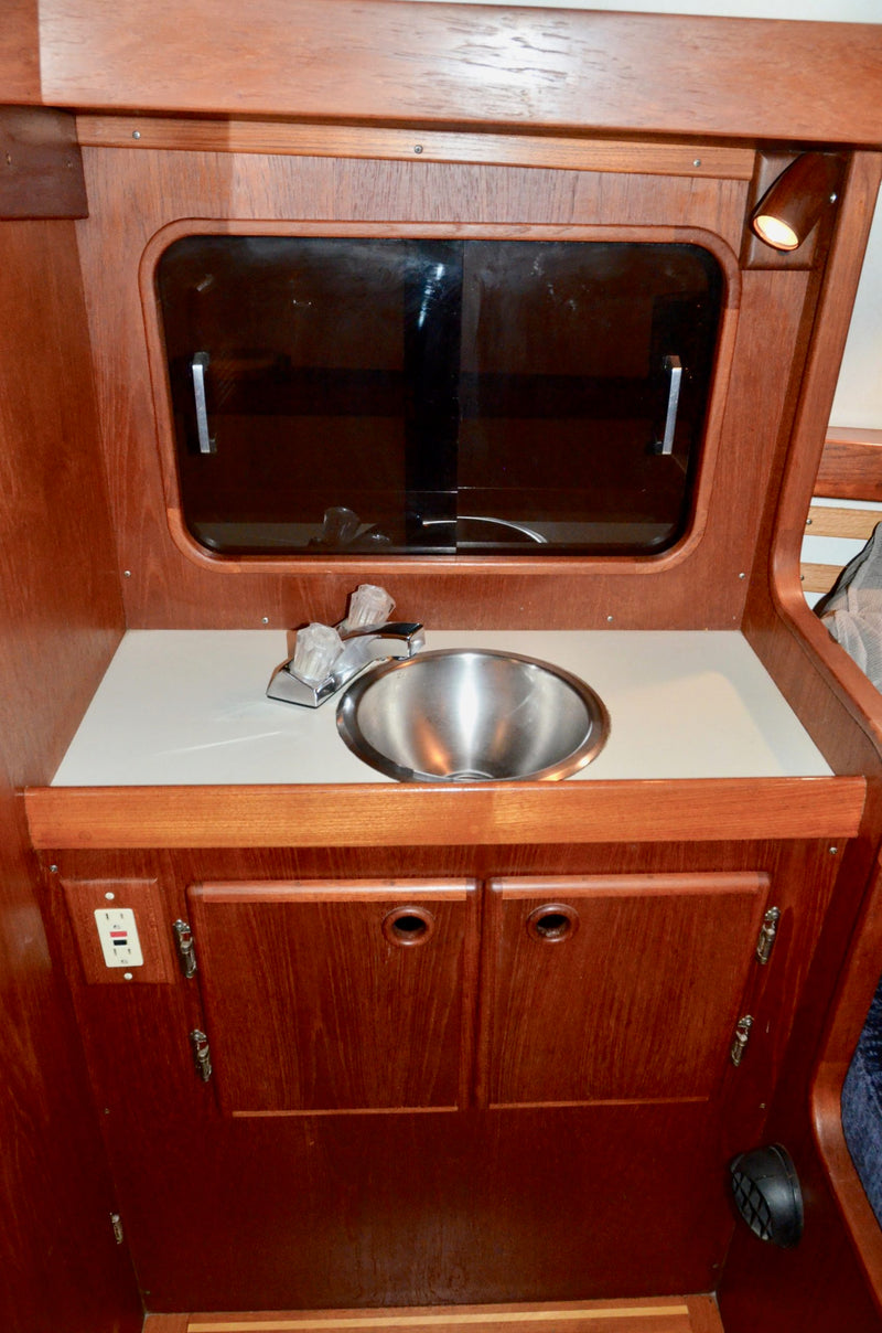 1988 Sceptre 41 - First Light