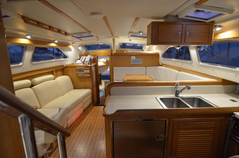 Catalina Morgan 440 Deck Salon (DS) - Octopus Time