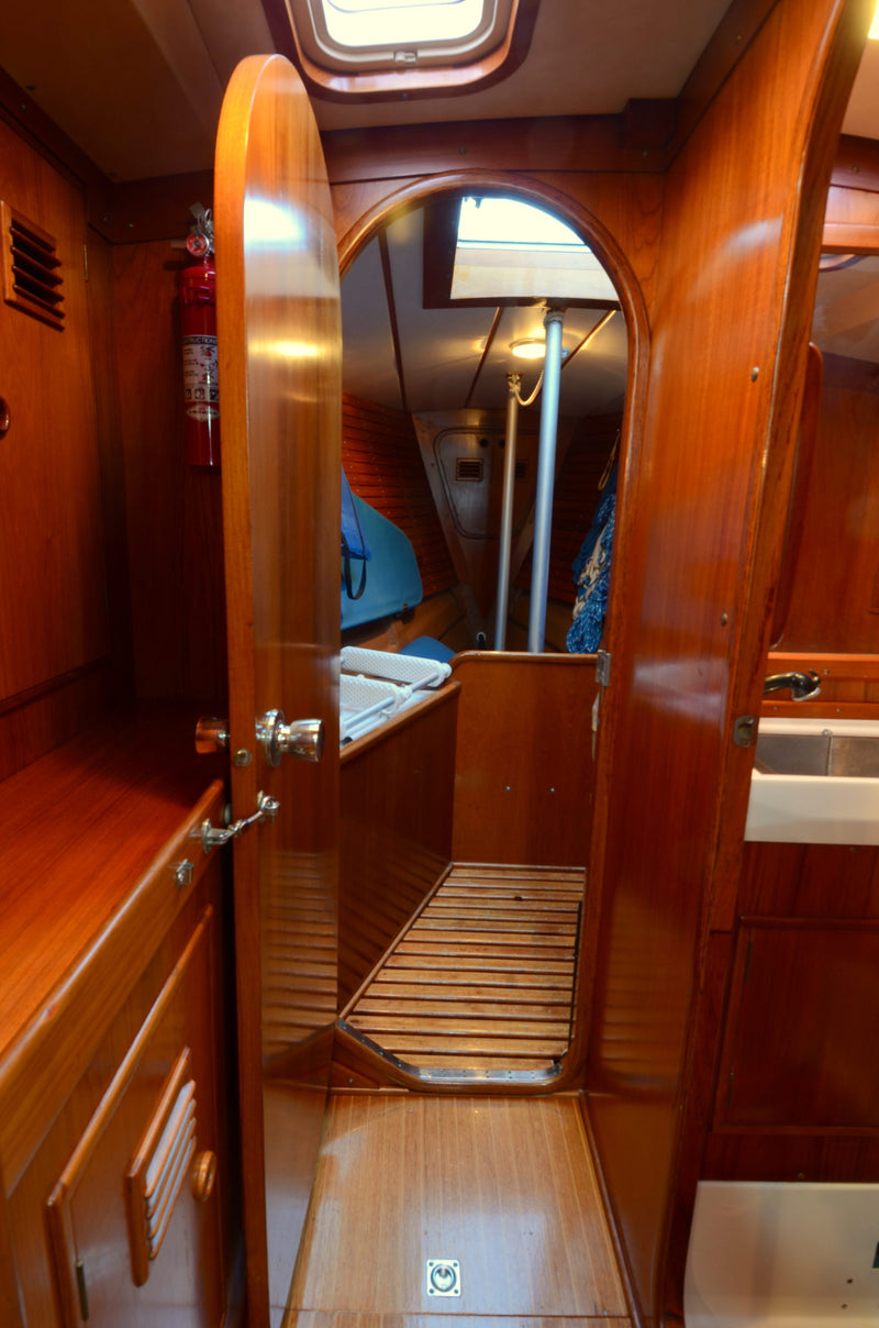 Swan 441 - Silver Apple