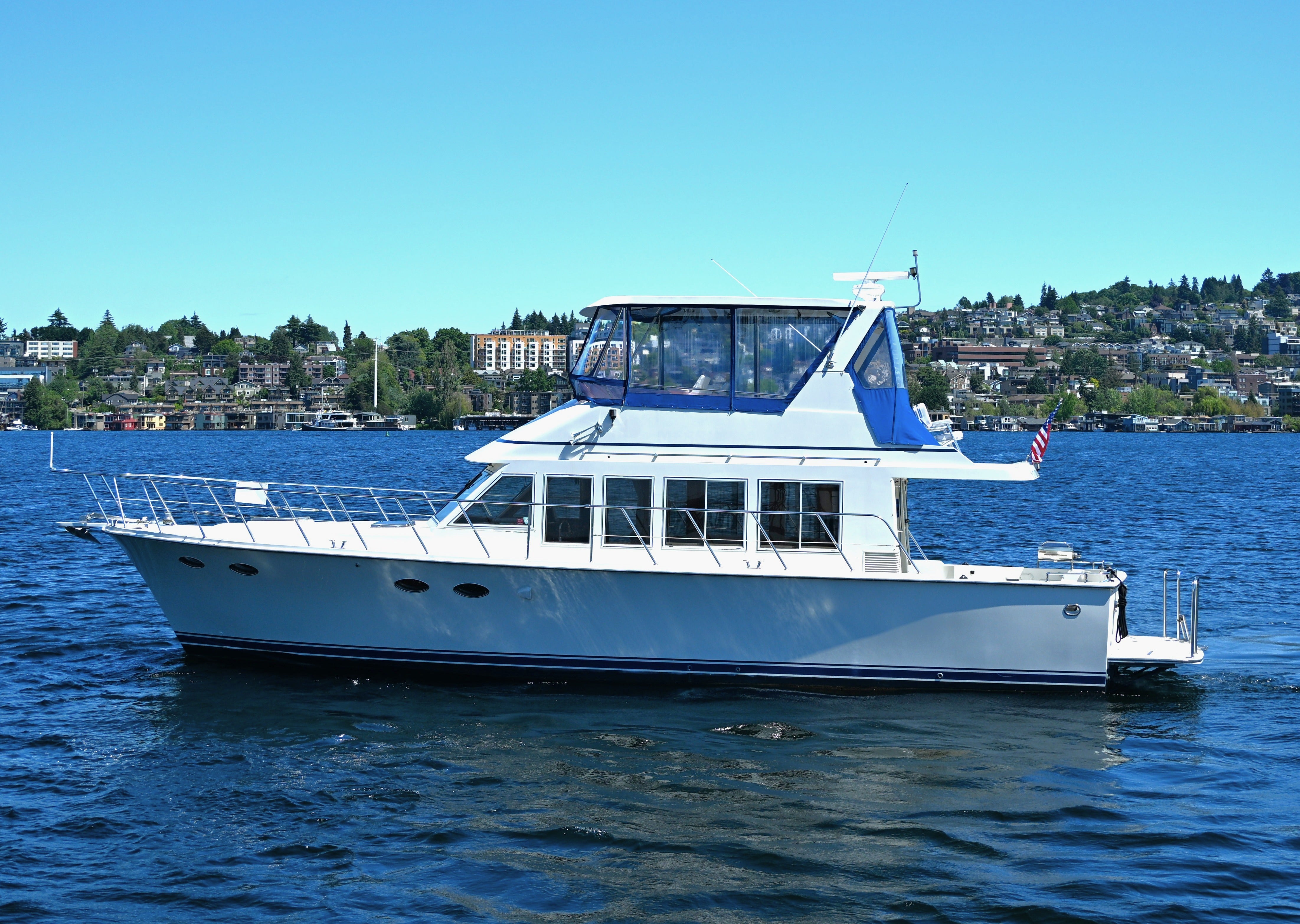 McKinna 47 Sedan - SANDWICH – Swiftsure Yachts