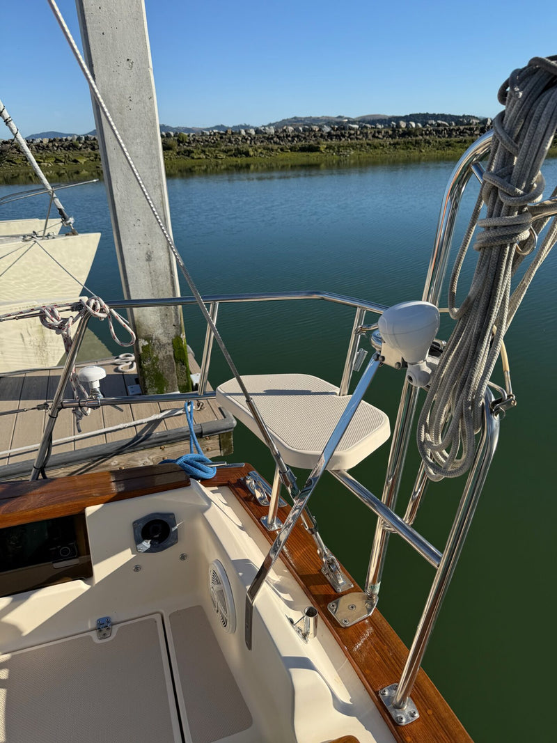 1999 Island Packet 380 SOLITUDE
