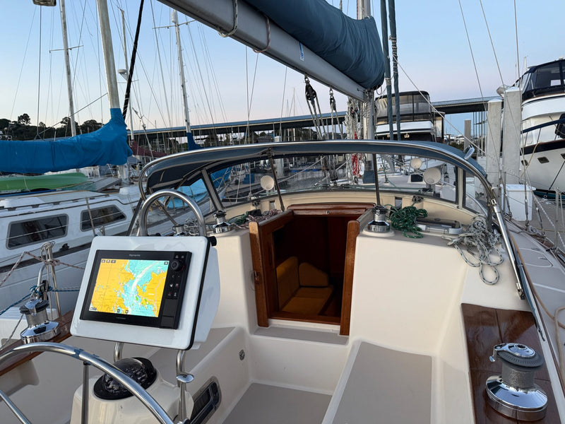 1999 Island Packet 380 SOLITUDE