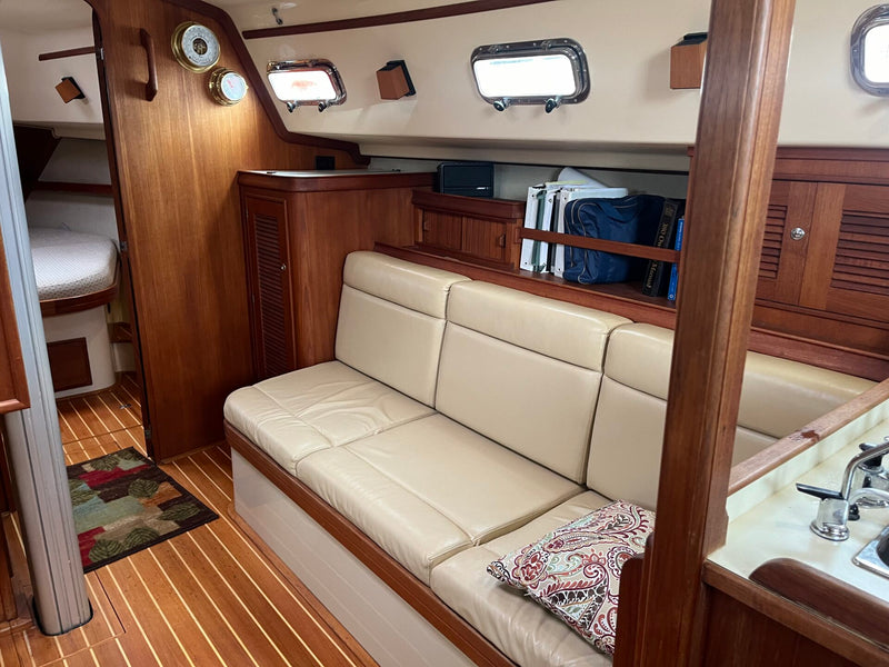 2001 Island Packet 380 "Alpha Leonis"