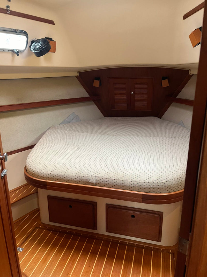 2001 Island Packet 380 "Alpha Leonis"