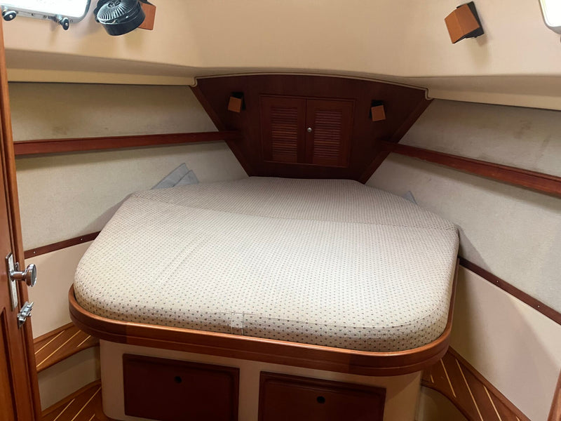 2001 Island Packet 380 "Alpha Leonis"