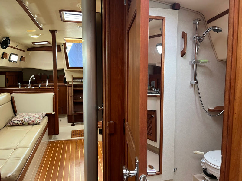 2001 Island Packet 380 "Alpha Leonis"