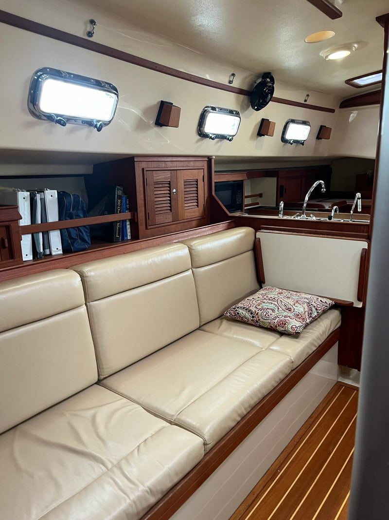 2001 Island Packet 380 "Alpha Leonis"