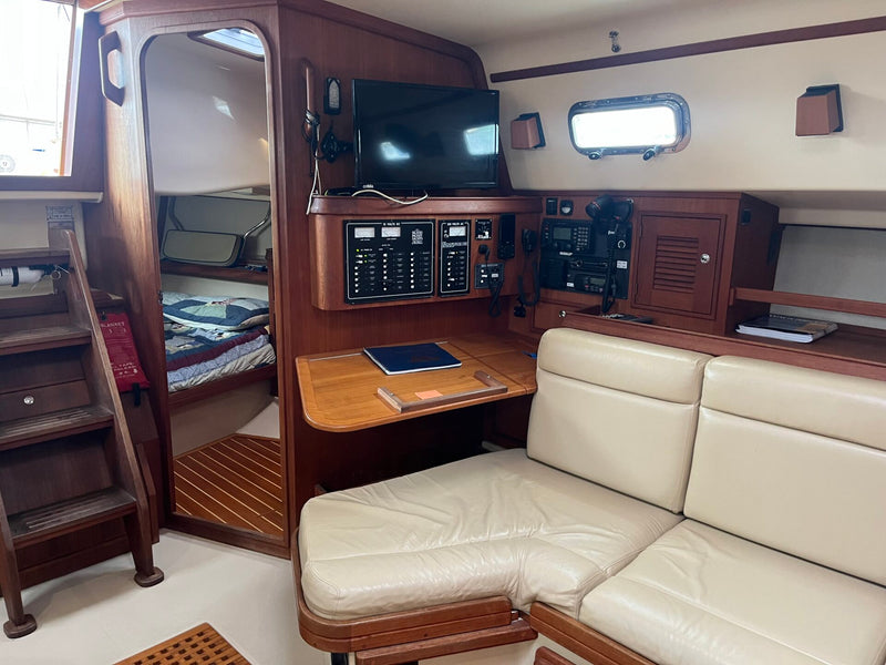 2001 Island Packet 380 "Alpha Leonis"
