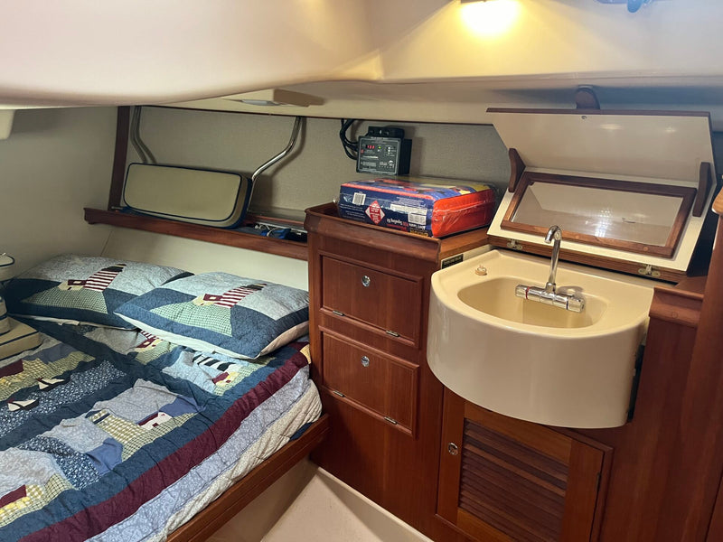 2001 Island Packet 380 "Alpha Leonis"