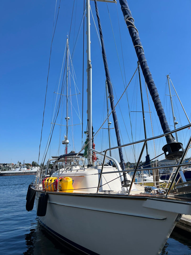 2001 Island Packet 380 "Alpha Leonis"